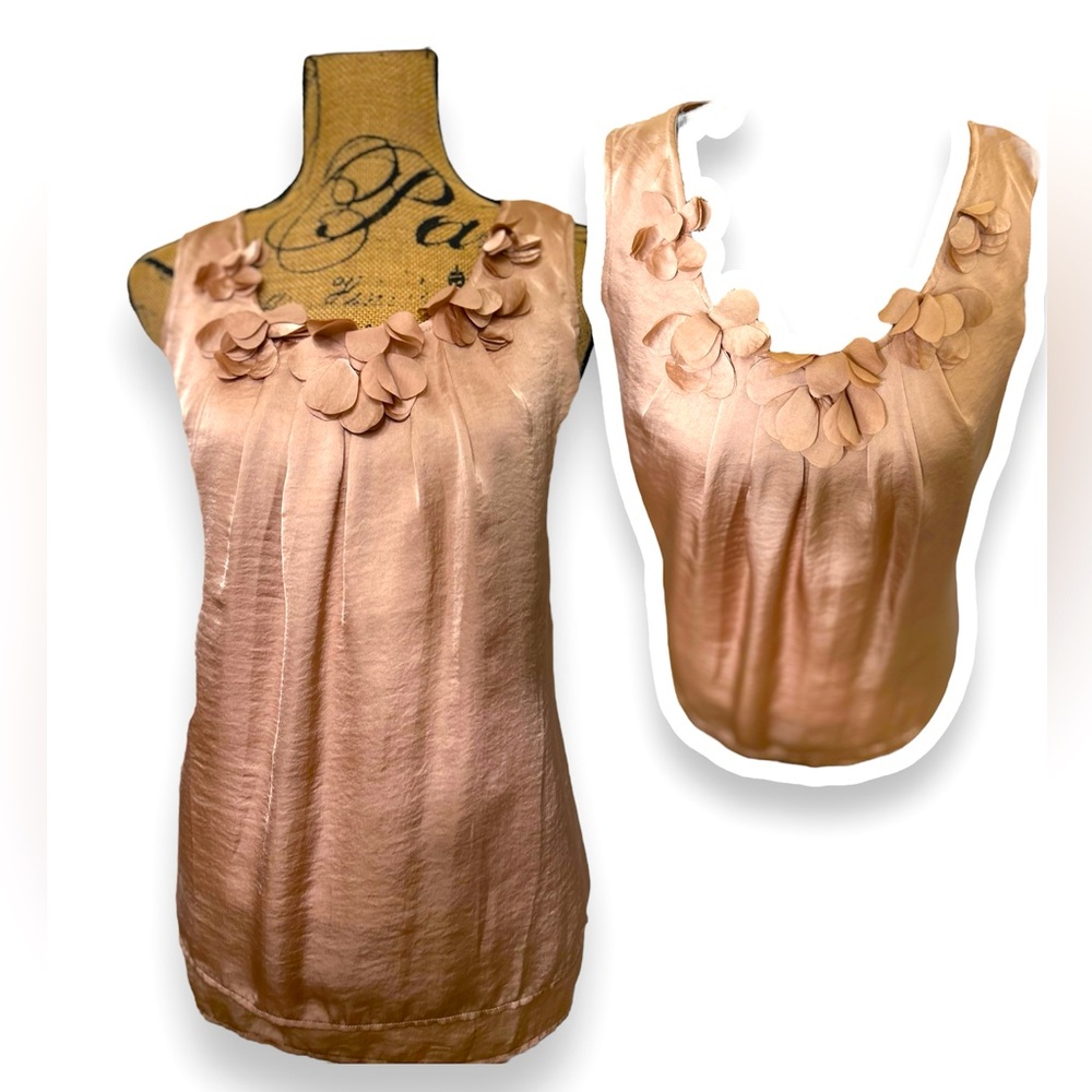 ADIVA Anthropologie Shimmery Beige sleeveless top 3D Flowers Neckline S / M